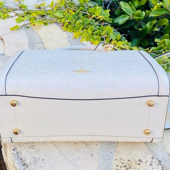 NWT Coach signature Zoe satchel signature bag - Picture 8 of 9